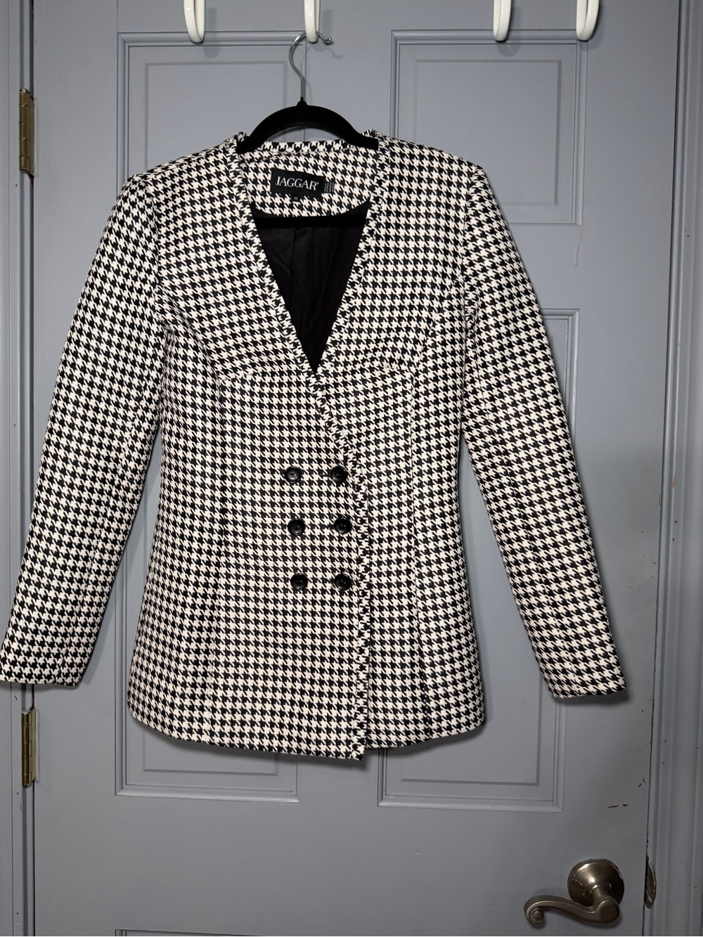 Jaggar Black and White Houndstooth Double-Breasted Blazer